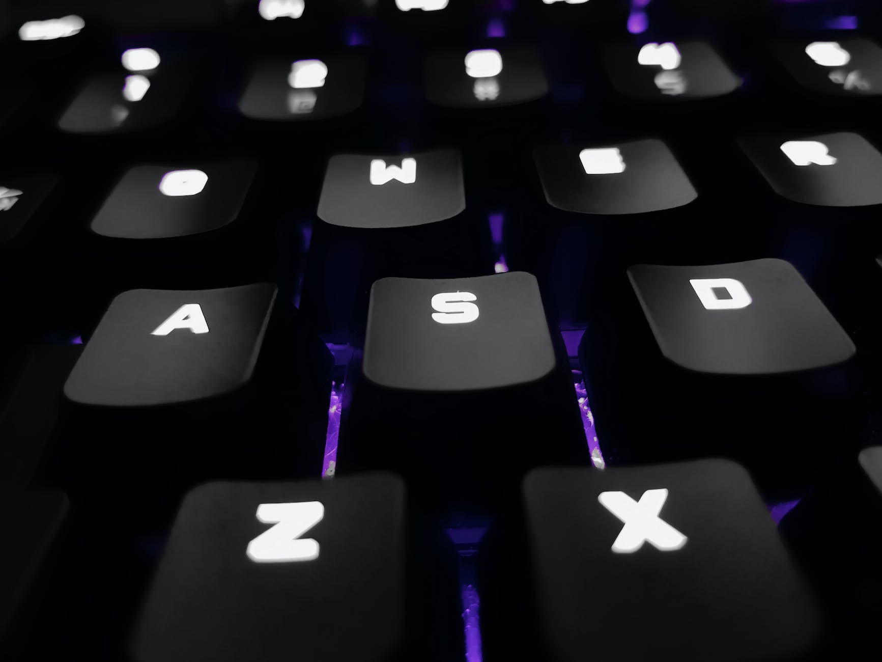 black keyboard