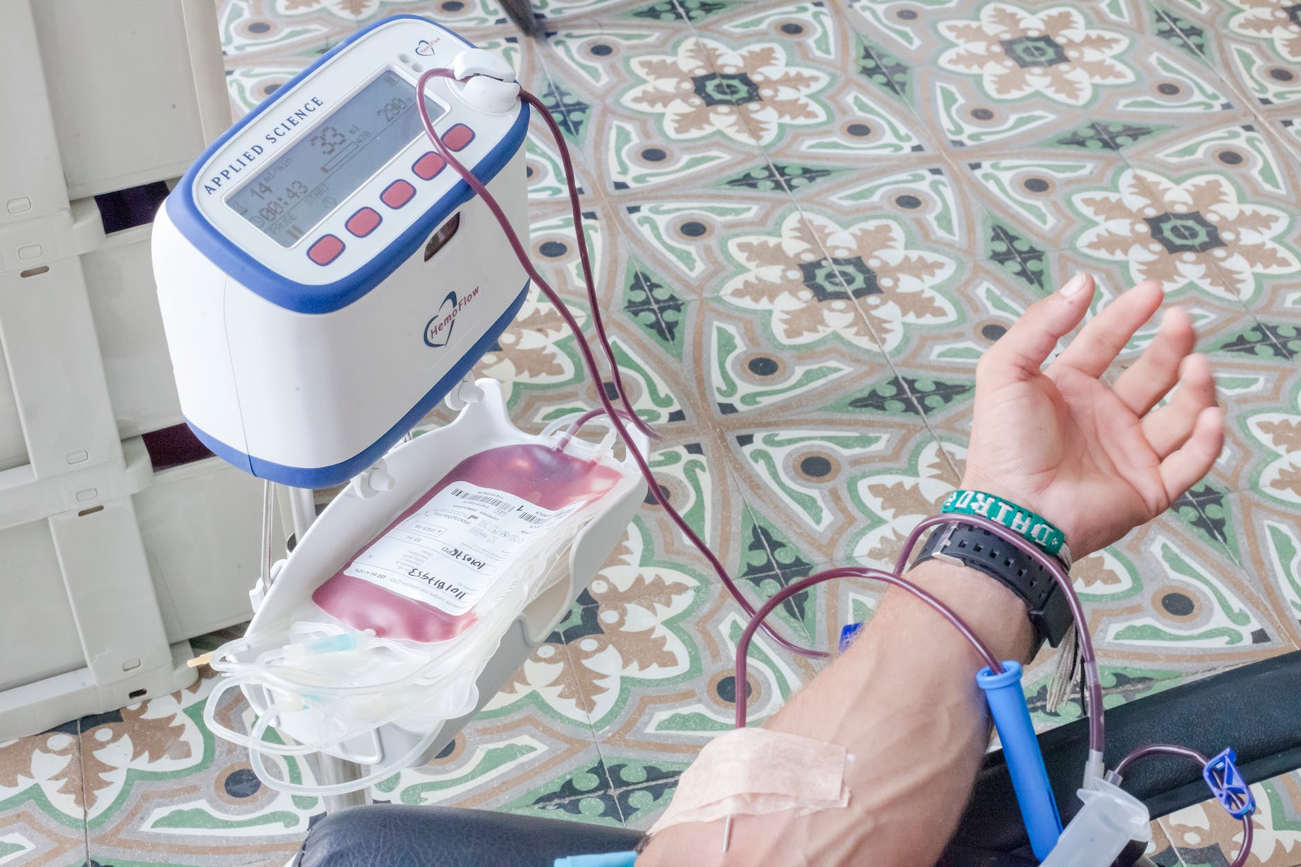 hand/arm and personal blood collector